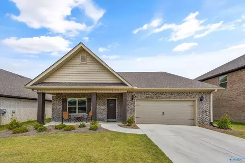 107 Barlow Way, Owens Cross Roads, AL 35763