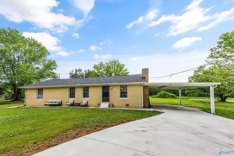 1807 Lindsay Ln N, Athens, AL 35613