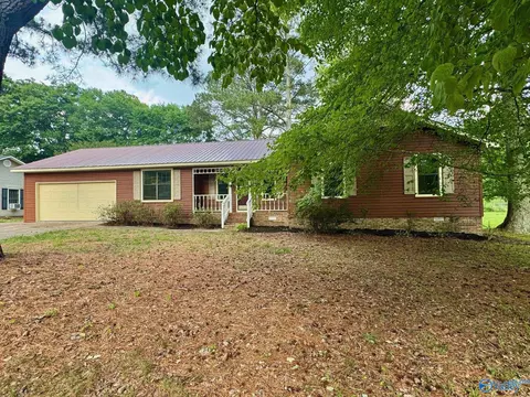509 Honeysuckle Ln, Albertville, AL 35950