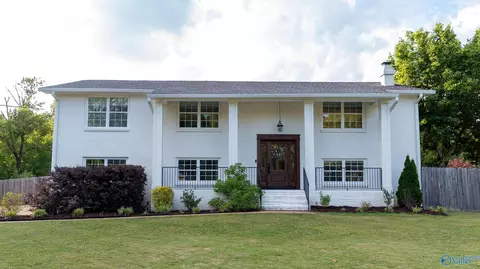 8009 SE Navios Dr, Huntsville, AL 35802