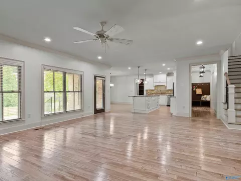 Living - 9 Braewick Pl, Gurley, AL 35748 photo 2 of 5