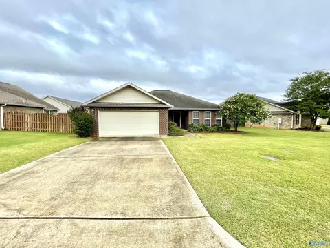 14350 Royal St George, Athens, AL 35613