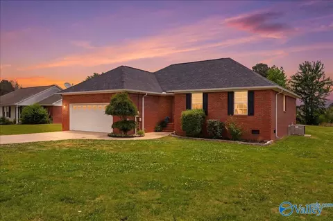 6820 Moores Mill Rd, Huntsville, AL 35811