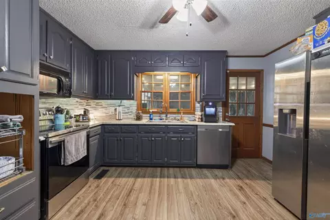 Kitchen - 222 Dee Ann Rd, Trinity, AL 35673 photo 1 of 2