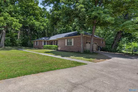 Exterior - 222 Dee Ann Rd, Trinity, AL 35673 photo 2 of 8