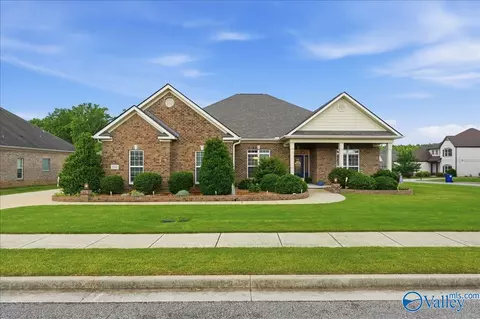 100 Middy Ln, Madison, AL 35756