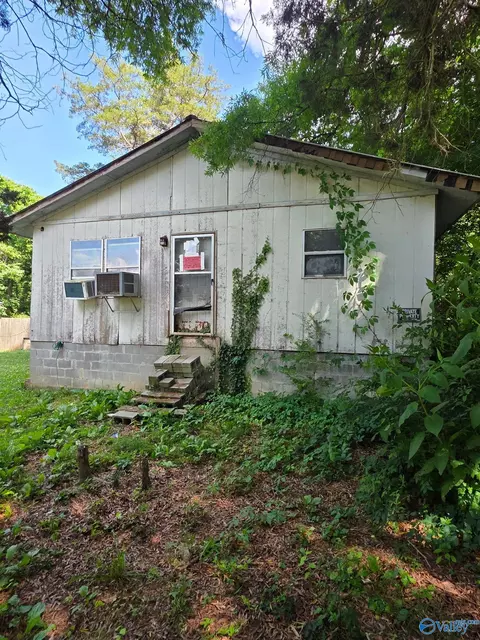 1909 Clark Ave, Fort Payne, AL 35967