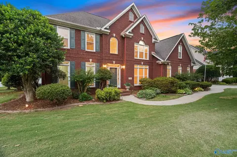 208 Lake Carmel Ct, Huntsville, AL 35811