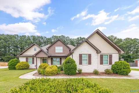15414 Craft Ln, Athens, AL 35613
