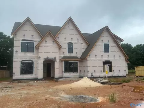 22877 Gunner Cir, Athens, AL 35613