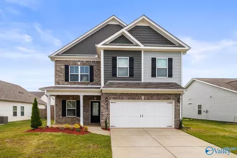 105 Lincoln Gray Cir, New Market, AL 35761