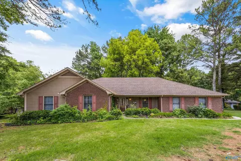 212 Crossrail Cir, Harvest, AL 35749