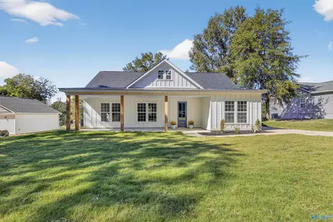 156 Robert Cir, Guntersville, AL 35976