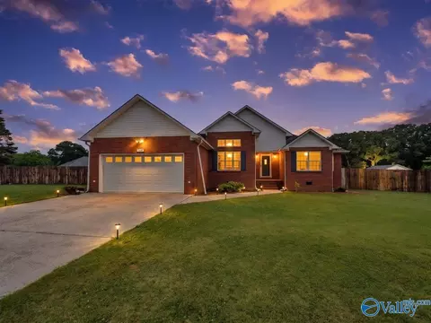 27420 Thomas Edward Dr, Athens, AL 35613