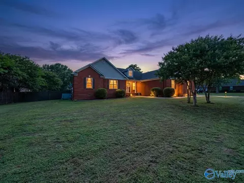 100 Bridle Bend Ct, Huntsville, AL 35811