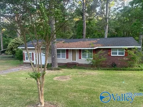 182 Woodland Hills Dr, Ozark, AL 36360