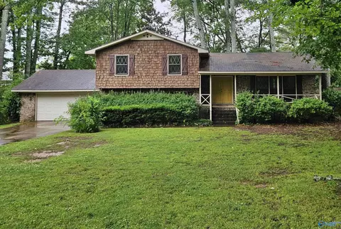 7808 SE Double Tree Dr, Huntsville, AL 35802