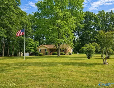 154 Dea Thomas Rd, Hazel Green, AL 35750