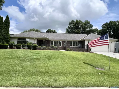 9403 Dons Ct, Huntsville, AL 35803