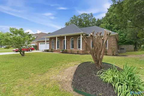 100 Pebblebrook Cir, Madison, AL 35758