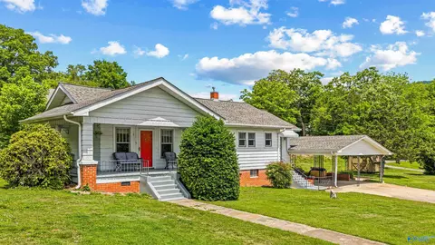 311 8th St, Fort Payne, AL 35967