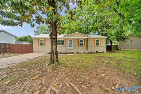 315 Bobwhite Dr, Decatur, AL 35601