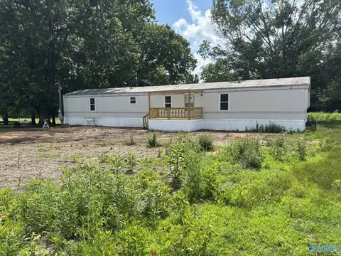 401 Claude Hill Rd, Albertville, AL 35951