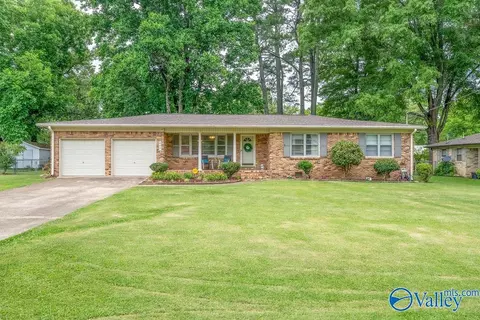 807 7th St, Arab, AL 35016