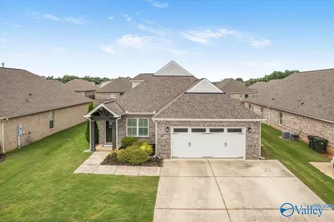 106 Goldfinch Dr, Madison, AL 35756