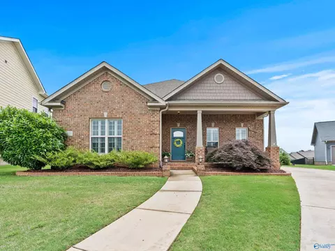 1105 Front Porch Cir, Huntsville, AL 35806