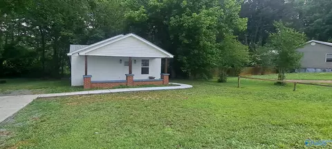 222 Justice St, Crossville, AL 35962