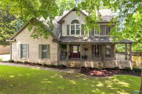 8698 Edgehill Dr, Huntsville, AL 35802