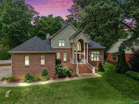 2734 Tammerack Ln, Owens Cross Roads, AL 35763