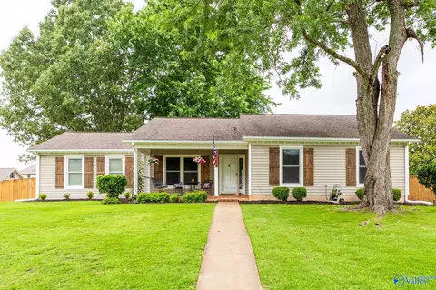 2050 Rosebury Ln, Huntsville, AL 35803
