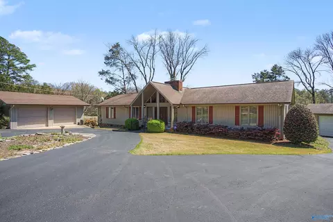 170 Cedar Cir, Guntersville, AL 35976