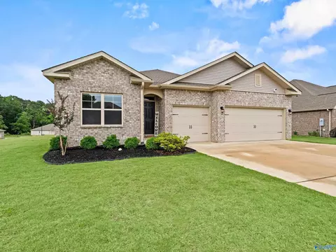 500 Foxridge Dr, Hartselle, AL 35640
