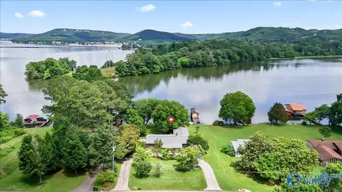 3209 Sunrise Dr, Guntersville, AL 35976
