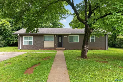 2412 Shady Lane Dr, Huntsville, AL 35810