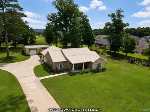 3526 S Chapel Hill Rd, Decatur, AL 35603