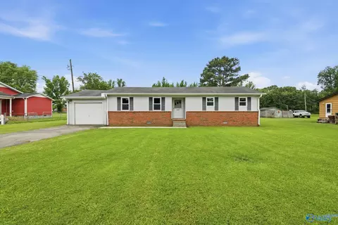 12146 Lakeview St, Athens, AL 35611