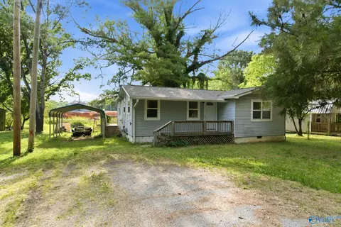 203 Lee St, Scottsboro, AL 35768