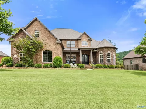 10 Oakshire Pl, Gurley, AL 35748