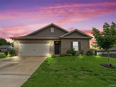 146 Oak Fletcher Dr, Harvest, AL 35749