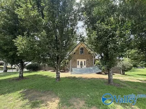 165 Mary Elizabeth Ln, Boaz, AL 35956