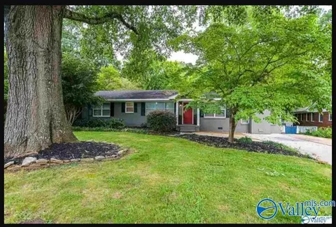 1805 Crestview Dr, Decatur, AL 35601