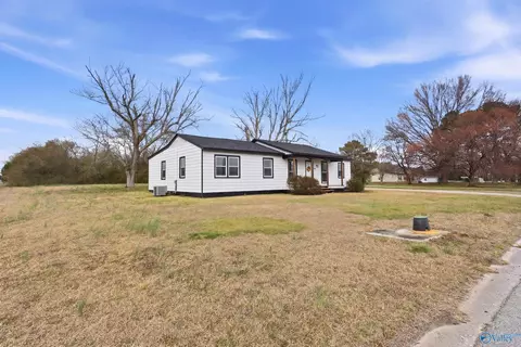 648 Scott Rd, Hazel Green, AL 35750