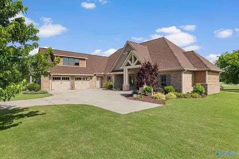 Exterior - 260 County Road 470, Trinity, AL 35673 photo 3 of 13