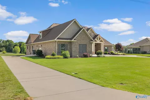 Exterior - 260 County Road 470, Trinity, AL 35673 photo 5 of 13