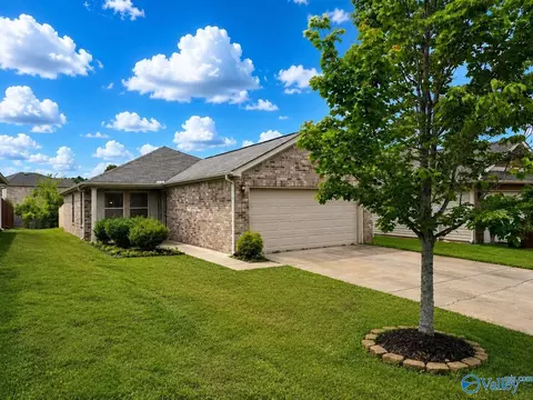 28031 Chasebrook Dr, Harvest, AL 35749