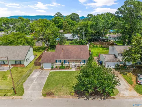 2705 Atlantic St, Huntsville, AL 35805